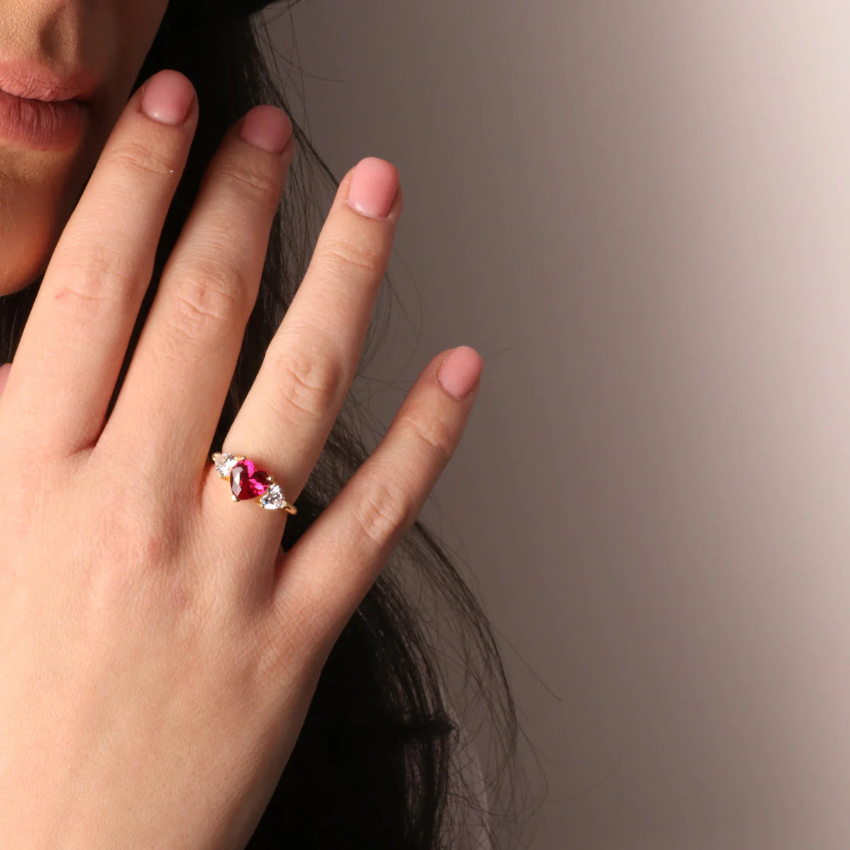 Anello in Argento 925 con cuori in zirconi bianchi e rossi
