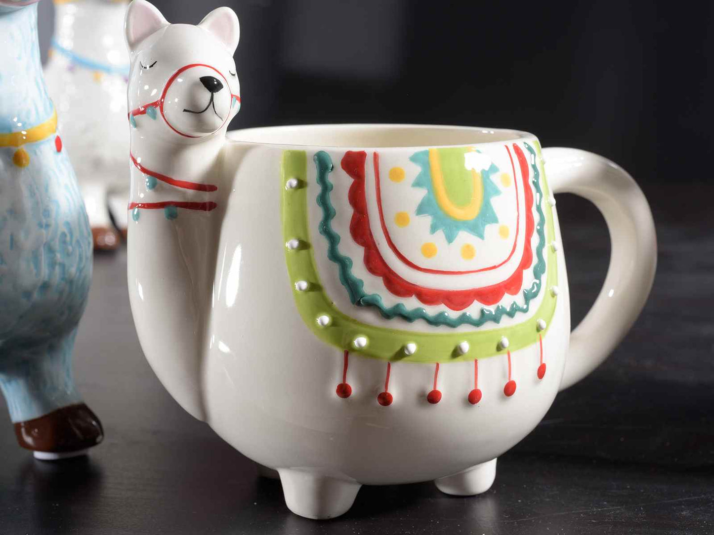 Tazza lama in ceramica colorata con dettagli in rilievo - Dolci pensieri gift