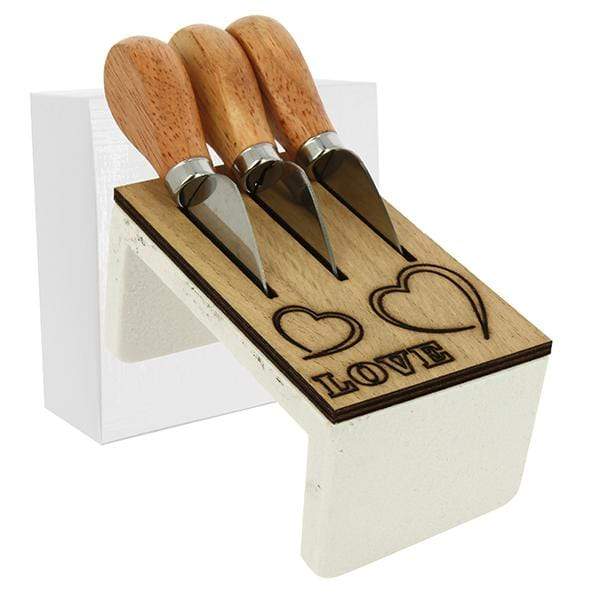 CEPPO LOVE 12X8 H.6,5 RESINA/LEGNO + 3 COLTELLI FORMAGGIO +P/CONF. C/AST. - Dolci pensieri gift
