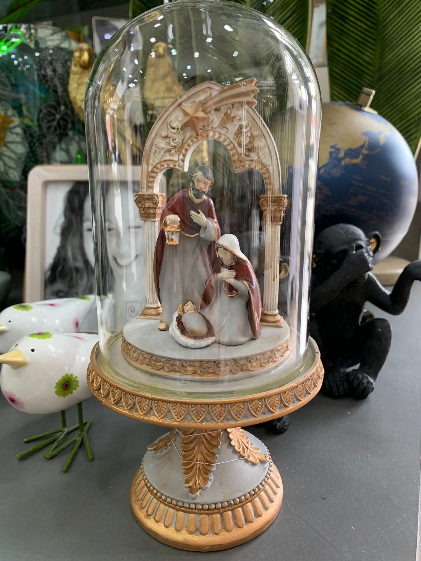 NATIVITA' ALZATA CAMPANA VETRO H.28CM BASE IN RESINA