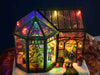 Paesaggio serra natalizia innevata in resina con luci - Dolci pensieri gift