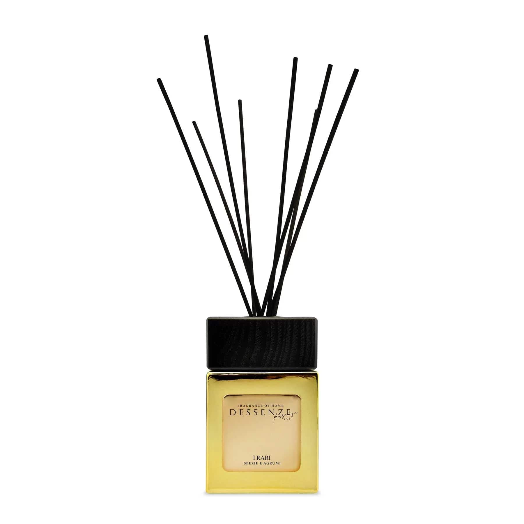 PROFUMATORE PER AMBIENTE CON BASTONCINI I RARI – Bottiglia oro FRAGRANZA SPEZIE E AGRUMI 100 ML - Dolci pensieri gift
