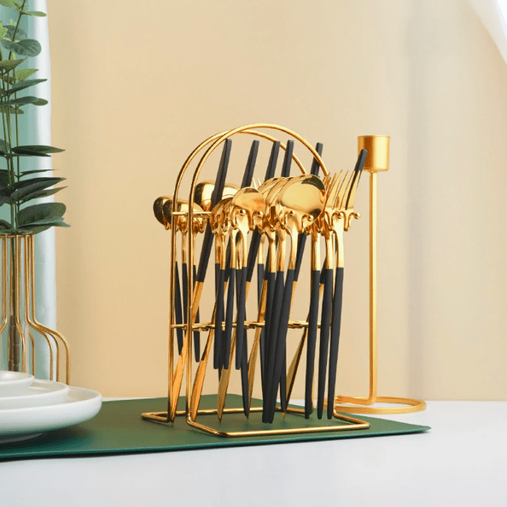 Set di stoviglie in acciaio inox, 24 pezzi, con ripiano portaoggetti. NERO - Dolci pensieri gift