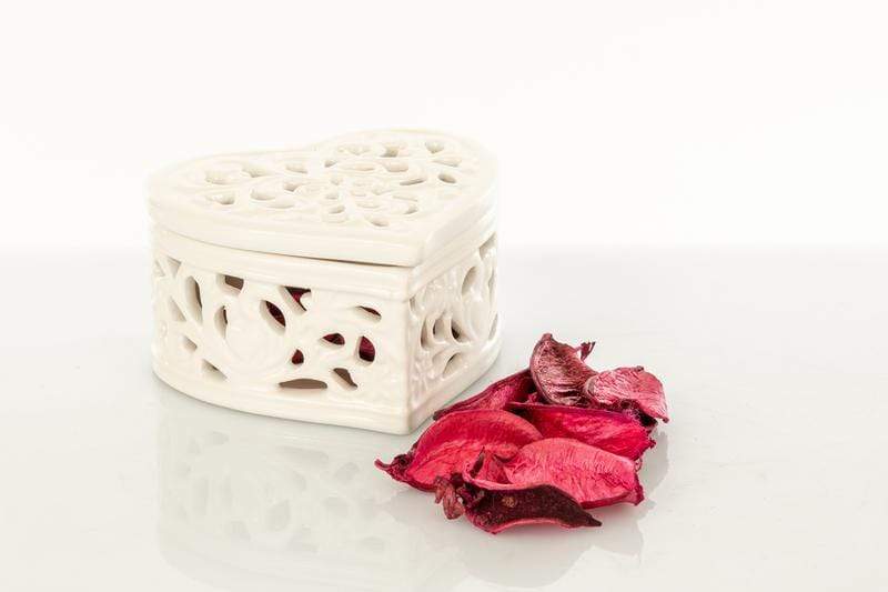 Scatola a forma di cuore in ceramica traforata 9x8 - Dolci pensieri gift