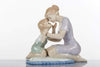 Statuetta mamma con bambino che parlano su cuscino in porcellana in scatola - Dolci pensieri gift